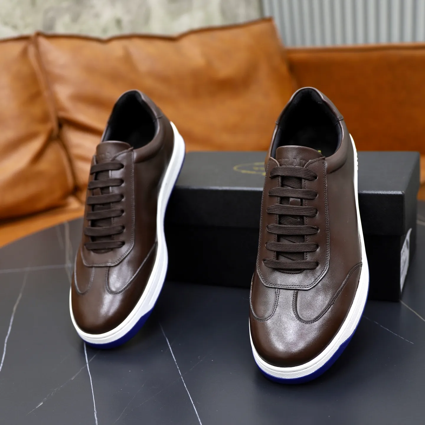 Factory price: 💰640 Prada classic men’s lace-up casual shoes | Imported cowhide upper | Upper stitching layered design, light and breathable | Soft and comfortable | Decorated with PRADA letters on the side | Distinctive sports style, showing the brand style | Lightweight concave and convex pattern rubber soles | Matched with cowhide foot pad lining | Excellent foot feel, fashionable and elegant | Size: 38-44 (45 customized)